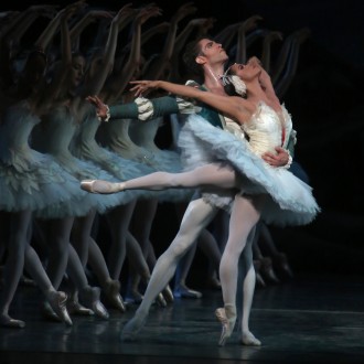 Misty Copeland e James Whiteside em “O Lago dos Cisnes”. Crédito: Julieta Cervantes, para o The New York Times