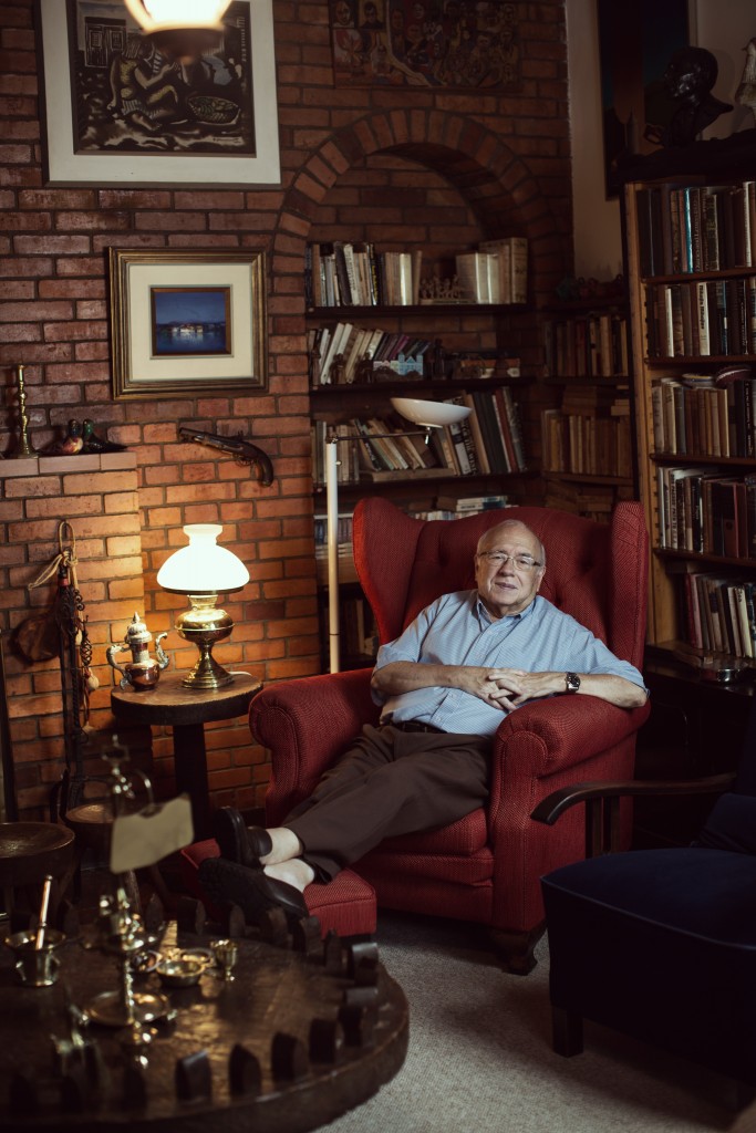 Julia Rodrigues fotografou Luis Fernando Verissimo, para a a Azul Magazine