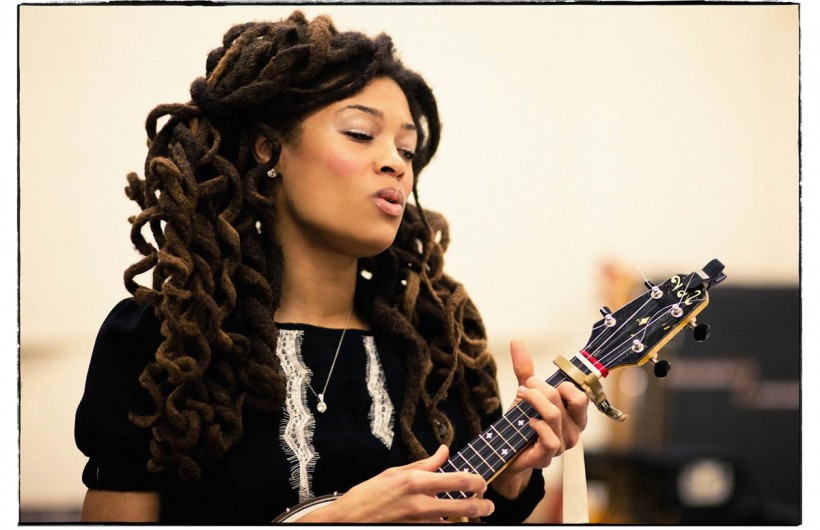 valerie-june-press-photo02-820x530