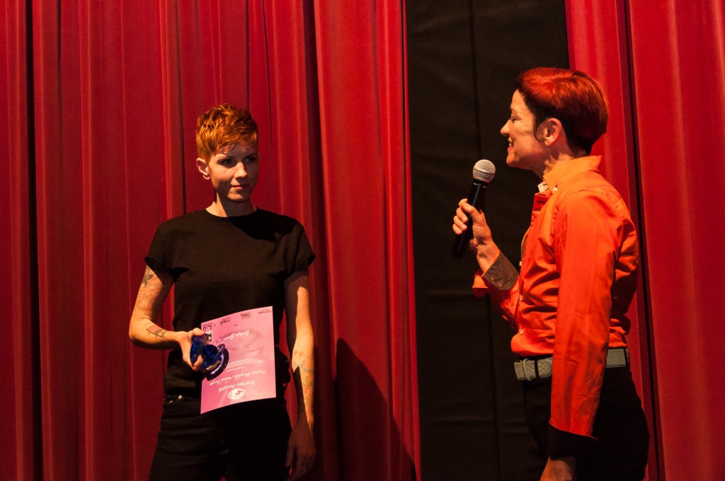 Goodyn Green ganha prêmio por tematizar androginia em seus projetos