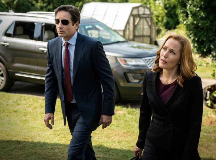 rs_1024x759-160112081955-1024.the-x-files-mulder-scully-5.ch.011216