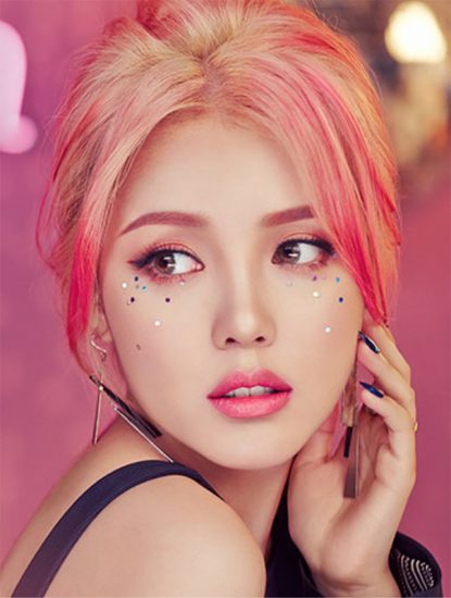 A maquiadora coreana Pony